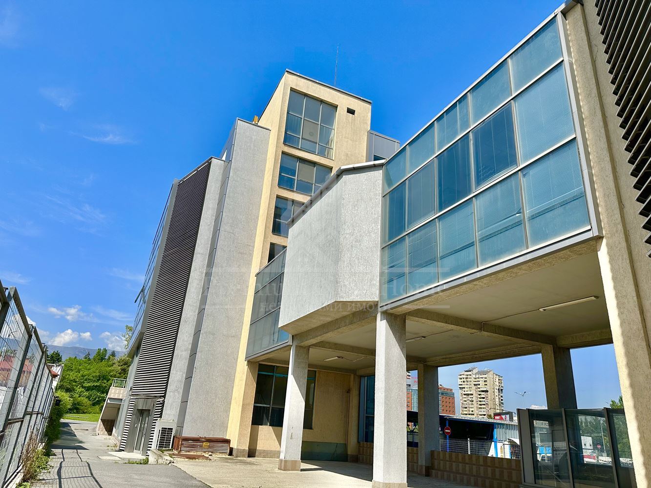 Сгради - София, 7-ми 11-ти километър - 0