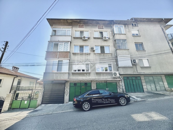 Етаж от къща - Хасково, Червена стена - 0