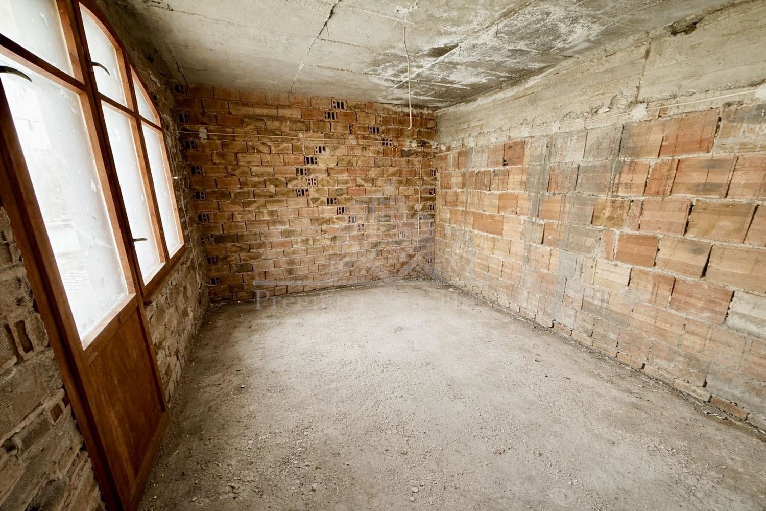 Етаж от къща - София - 0