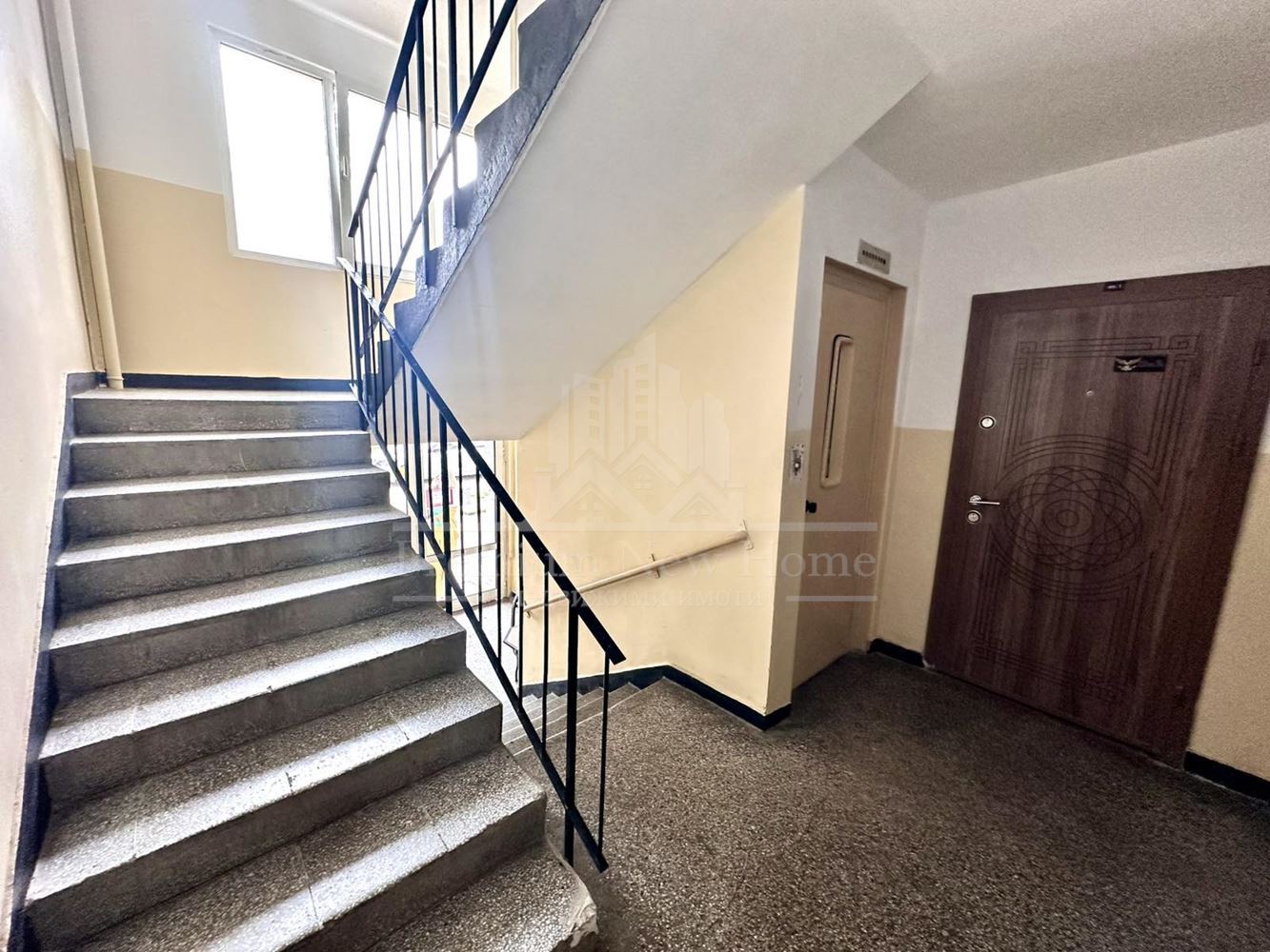 2-стаен - София, Дружба 1 - 0